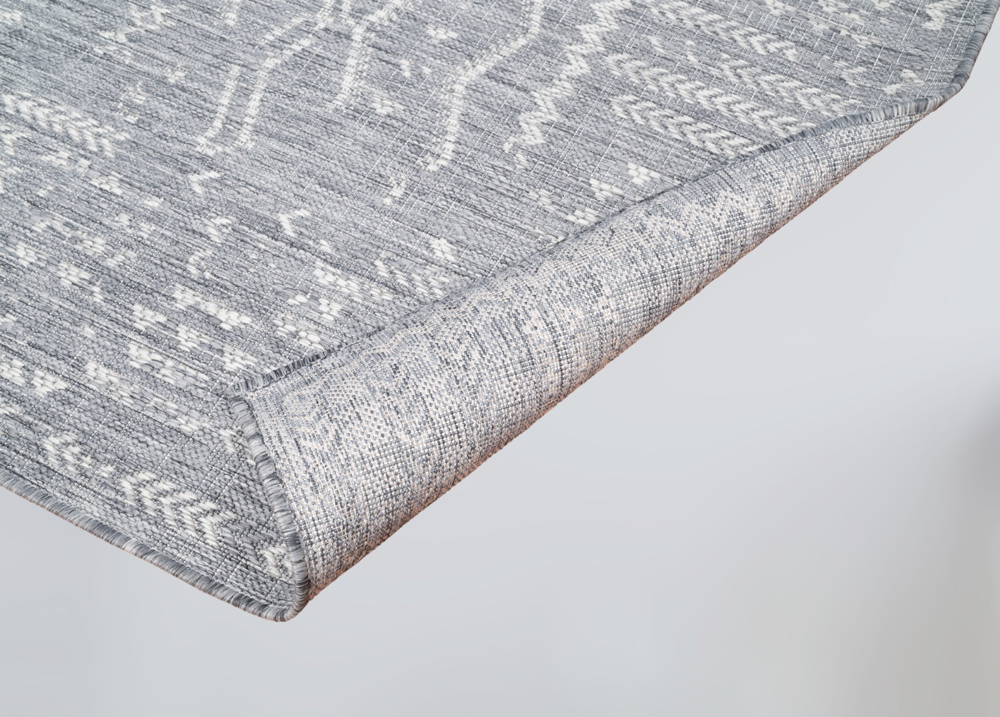 Revere Tribal Grey Distressed Indoor/Outdoor Rug